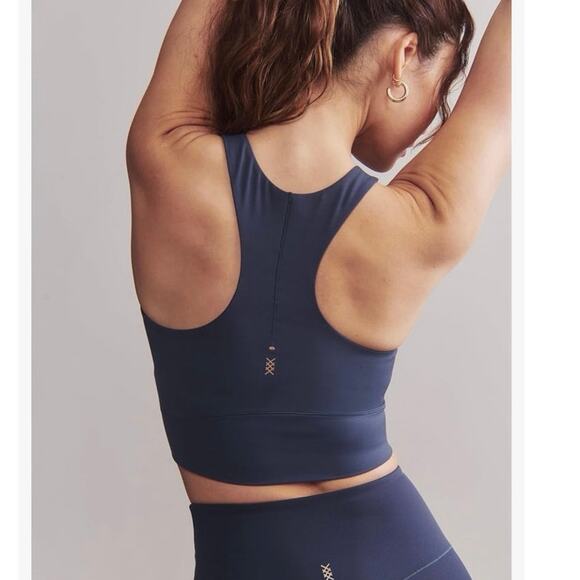 NWOT Women’s Rhone Revive Longline Bra in Navy SZ M - Picture 2 of 7